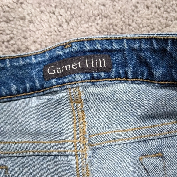 Garnet Hill 30P light wash jeans - Picture 4 of 13